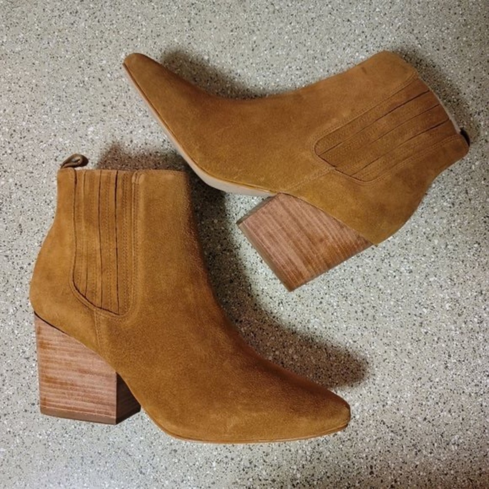 Able brand Rojas Western Boot. Tan suede. - Picture 5 of 7